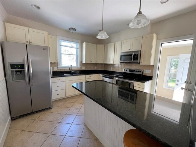 Building Photo - 26 Ayrault St Unit 1