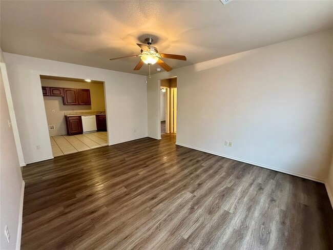 Photo - 5 Lombardy Pl