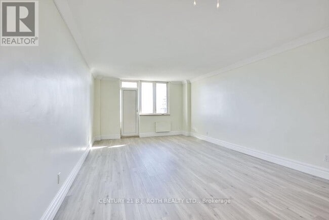 Photo - 2 Grove St E Unité 45