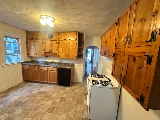 Photo - 69 Conwell Ave