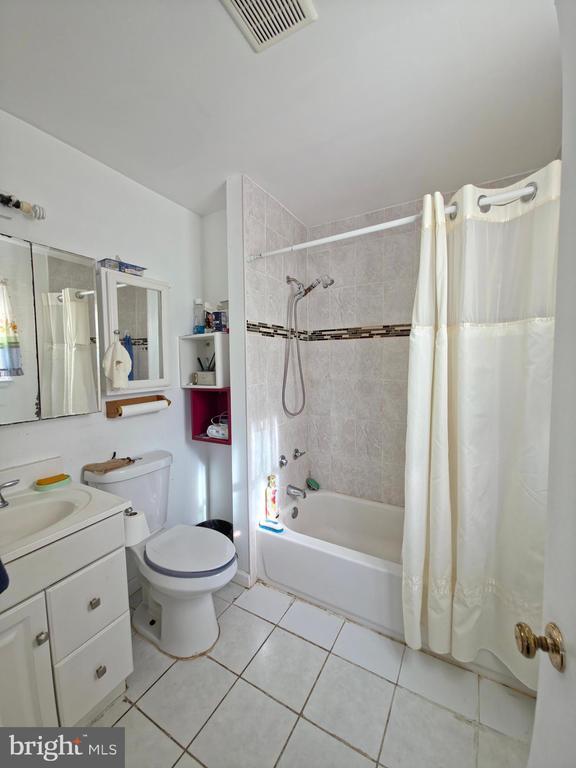 Photo - 200 Hardy Pl