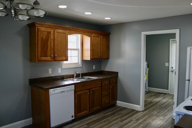 Dishwasher - 308 Chestnut Alley