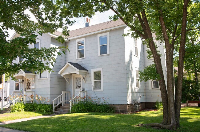 Building Photo - 1203 S Farwell St Unit 1203