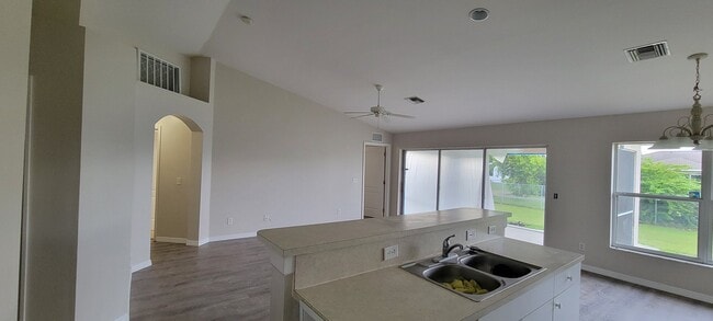 Photo - 3206 Vera Ave S