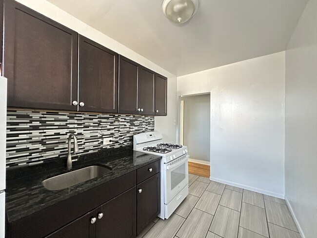 Photo - 5662 N Ridge Ave Unidad A4