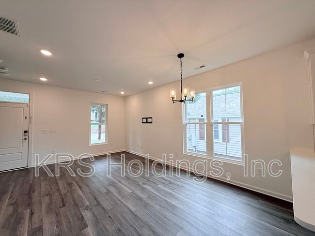 Photo - 1420 Maplewood Dr