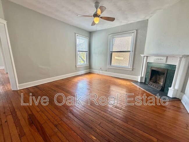 Photo - 610 Redgate Ave Unit APT 4