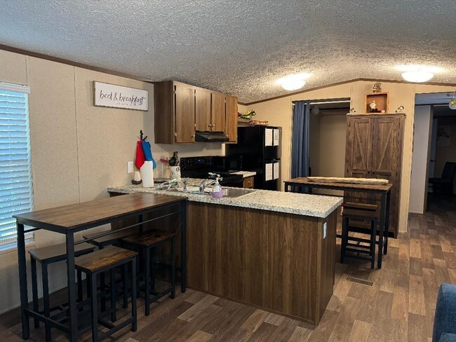 Photo - 9346 FL-20