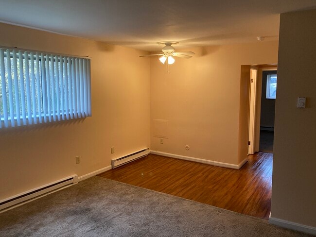 Dinning Area - 5605 Happy Hollow Rd Unit 3