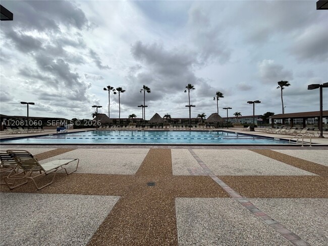 Photo - 100 SW 132nd Way Unit 305K