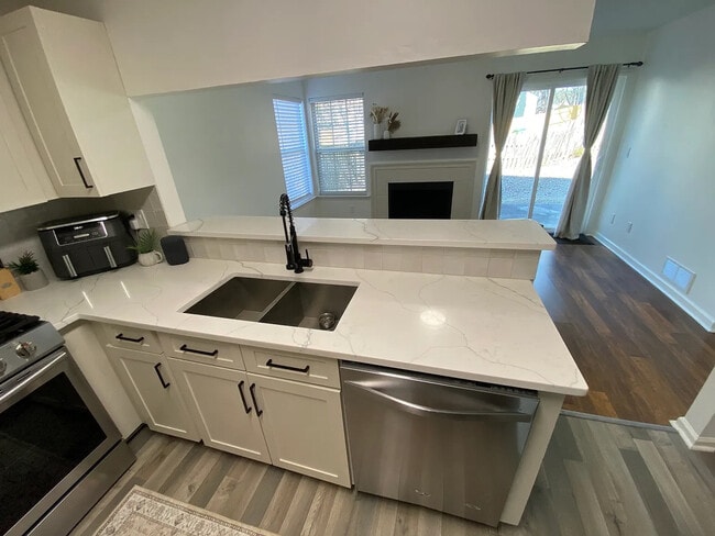 Photo - Room in House on Parkside Dr