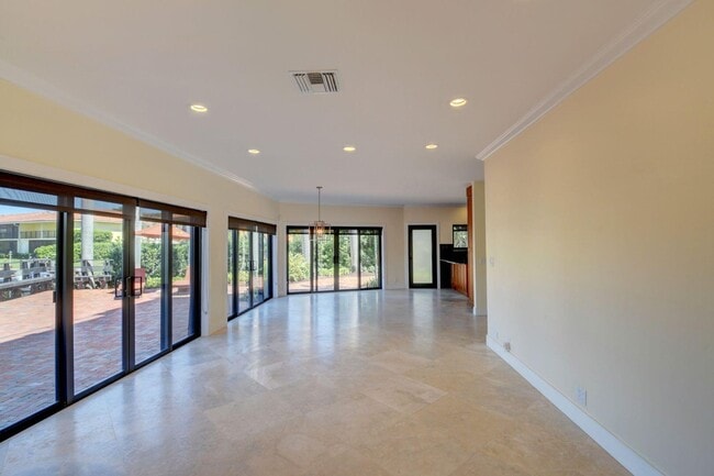 Photo - 1121 Bel Air Dr