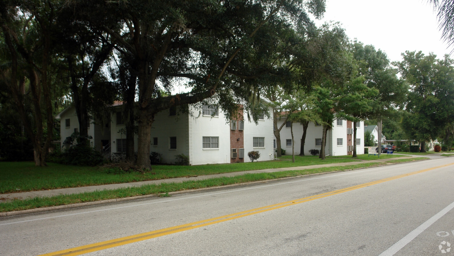 Camelot Apartments - Camelot Apartments