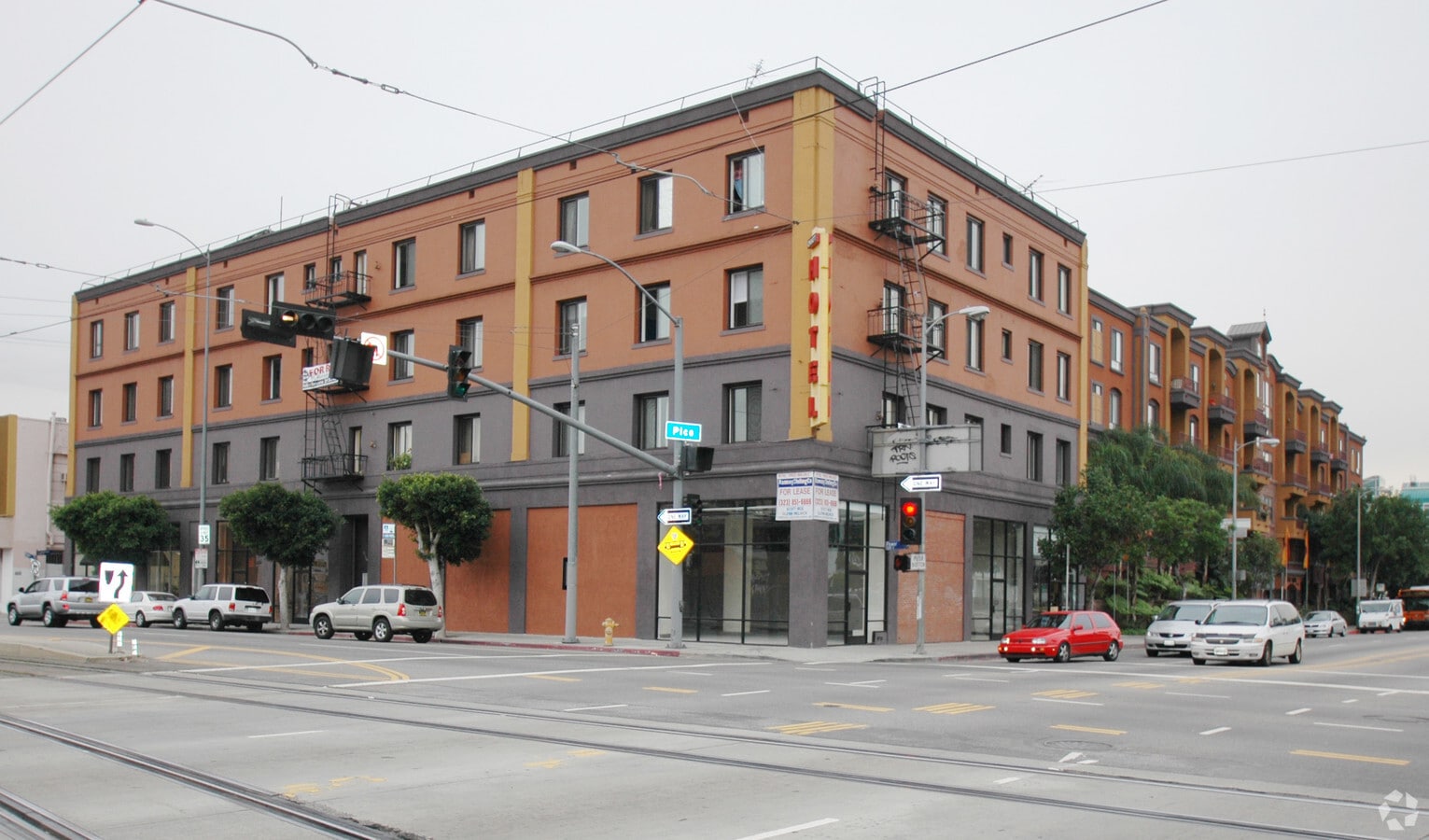 Photo - Oviatt Apartments