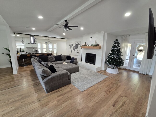 Photo - 5509 Edgewater Cir