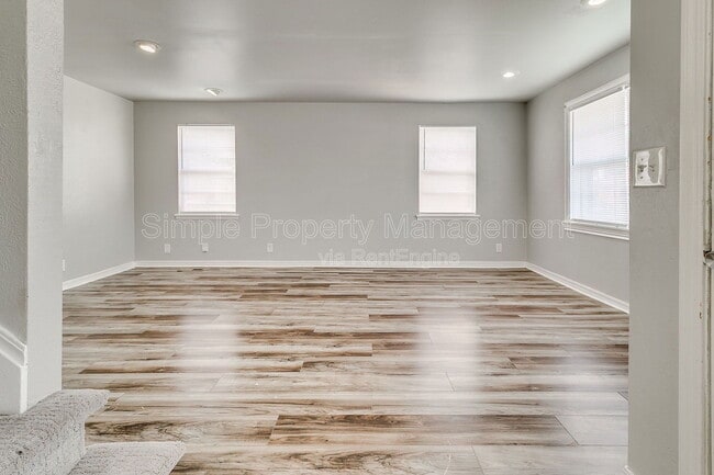 Photo - 820 NE 81st St