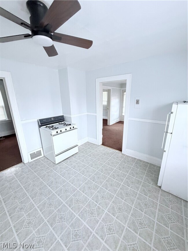 Photo - 14011 Glendale Ave Unit UP / DOWN