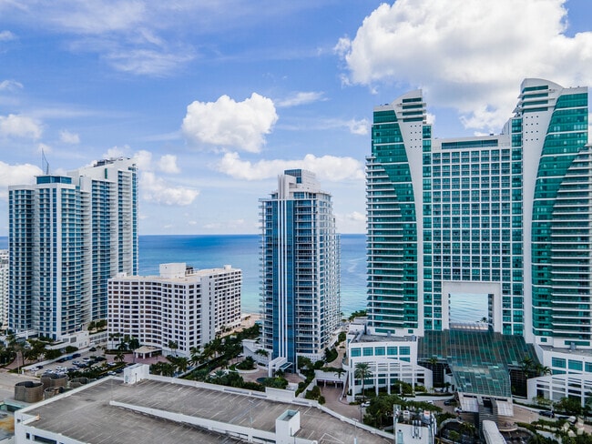 Photo - Diplomat Oceanfront Residences