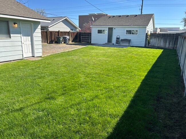 Photo - 617 Thayer Dr