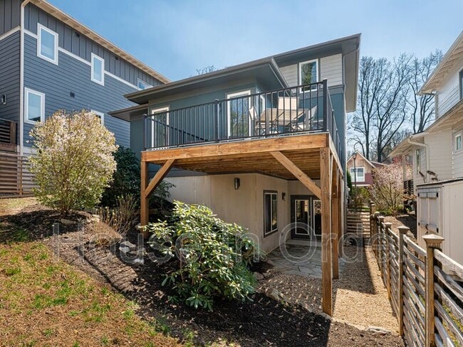 Photo - 27 Mauricet Ln