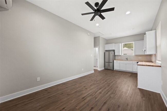 Photo - 4384 Fiesta Ln