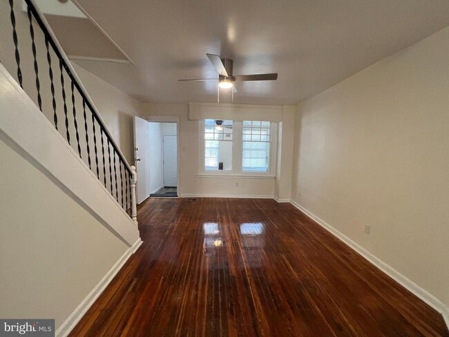 Building Photo - 254 W Sheldon St