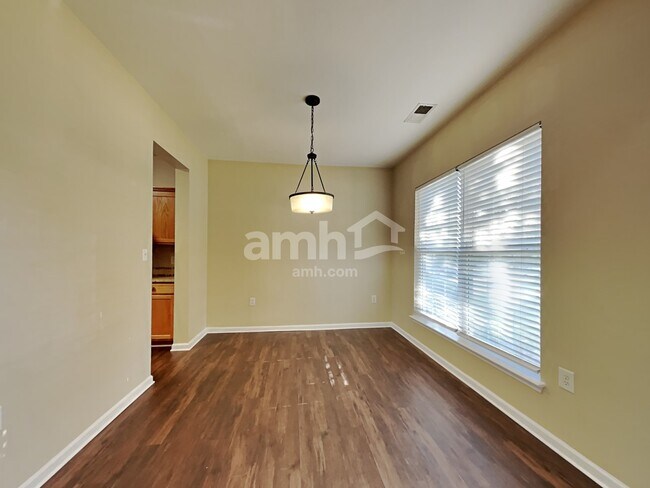 Photo - 133 Milroy Ln