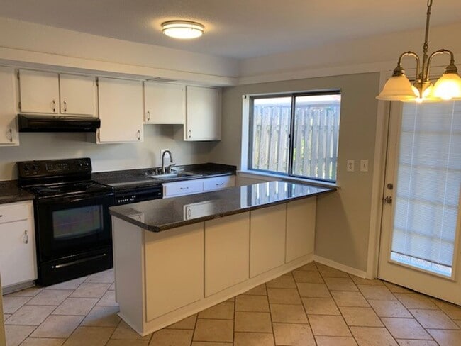 Photo - 1865 Poplar Woods Cir E