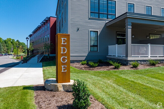 The Edge at Camillus Mills