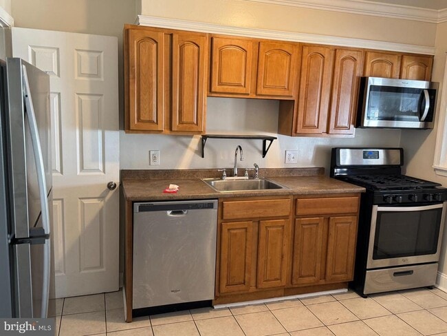 Photo - 1920 Nevill Rd