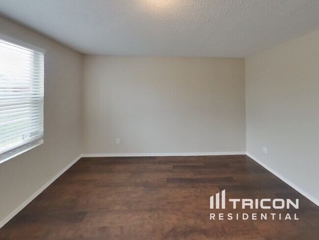 Photo - 960 Stone Chapel Way