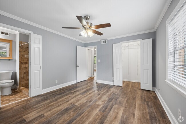 2BR, 2BA - 1,000SF - Primary Bedroom