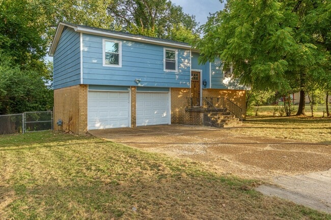 4BR/1.5BA split-level in Grandview Heights - 4BR/1.5BA split-level in Grandview Heights Casa