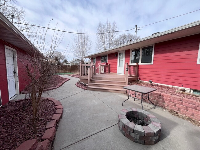 Photo - 302 E Hamilton St