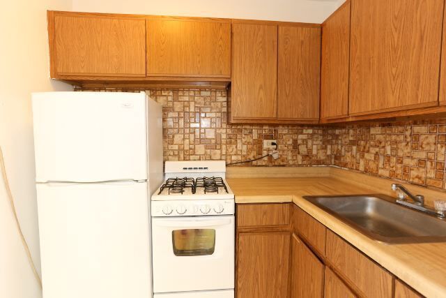 Building Photo - 744 W Belmont Unit A00C Rental