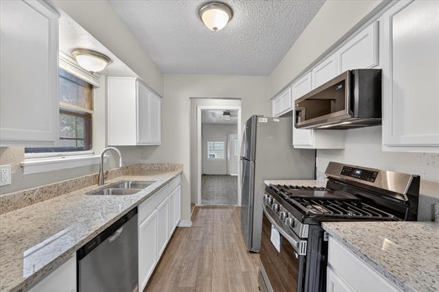 Photo - 10517 Castlerock Dr