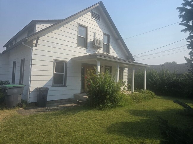 Building Photo - 403 De Barr Ave Unit A