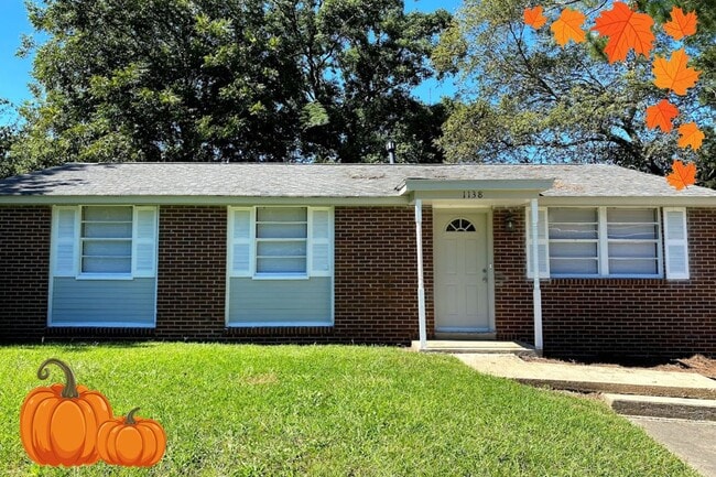 Charming 3-Bedroom Corner Lot Home! - Charming 3-Bedroom Corner Lot Home!