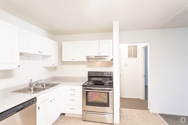 1HAB, 1BA - 640 ft² - Lincoln Garden Apartments