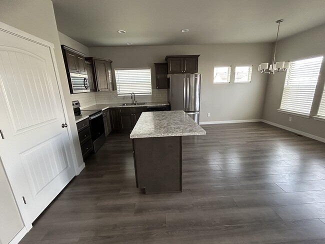 Photo - 1008 Frank Henry Rd