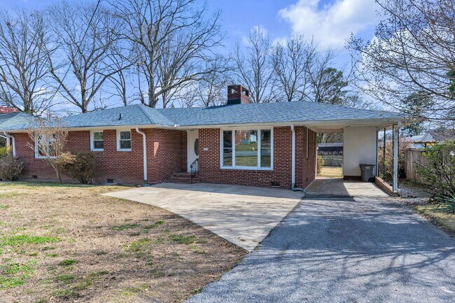 Photo - 3BR/2BA in Prime Taylors Location! Minutes From Everyday Conveniences! $1895/mo rent