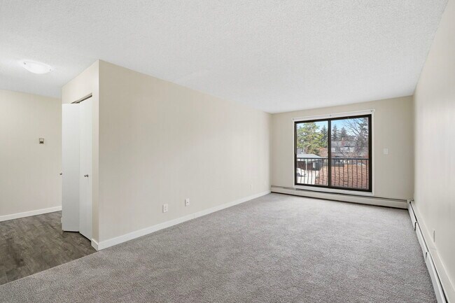 Photo - Heather Lee Apartments