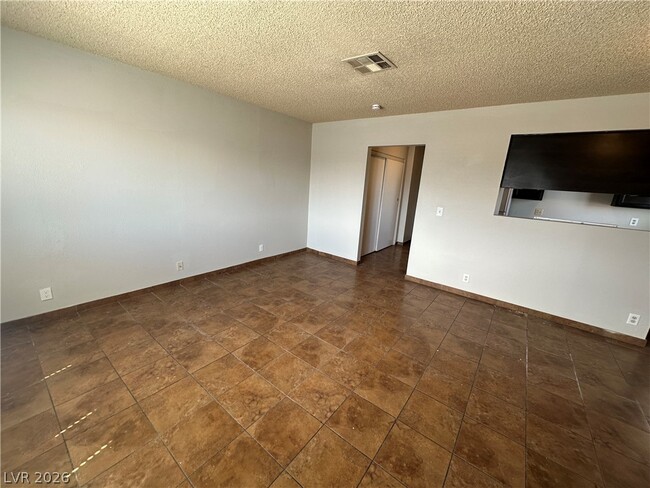 Photo - 2420 Ellis St