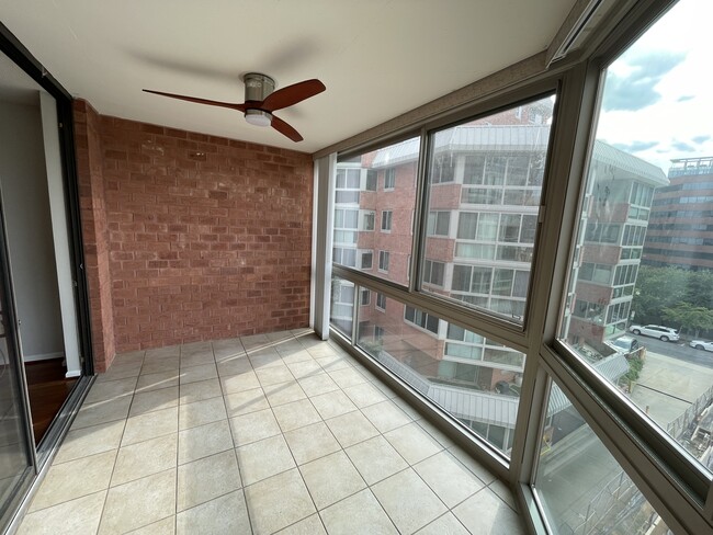 Building Photo - 1024 N Utah St Unit 518