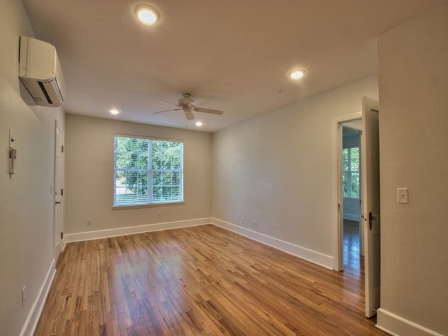 Building Photo - 500 E College Ave Unit F Rental