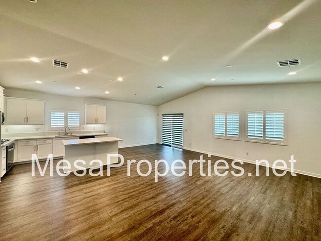 Photo - 5229 Kings Peak Dr