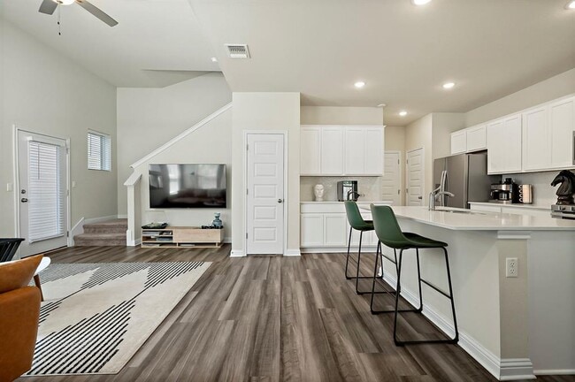 Photo - 8013 Lennon Dr House