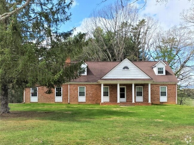 Building Photo - 410 Falling Spring Rd Rental