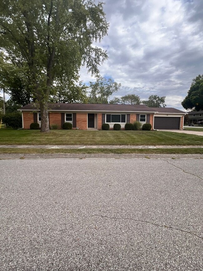 Building Photo - Cozy 3 BR Home in Convenient Location