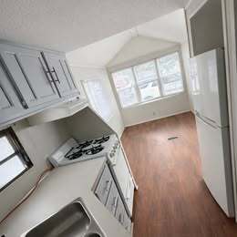 Photo - 521 Bedford Rd N